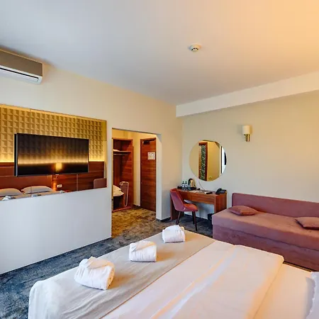 Ryon Hotel
